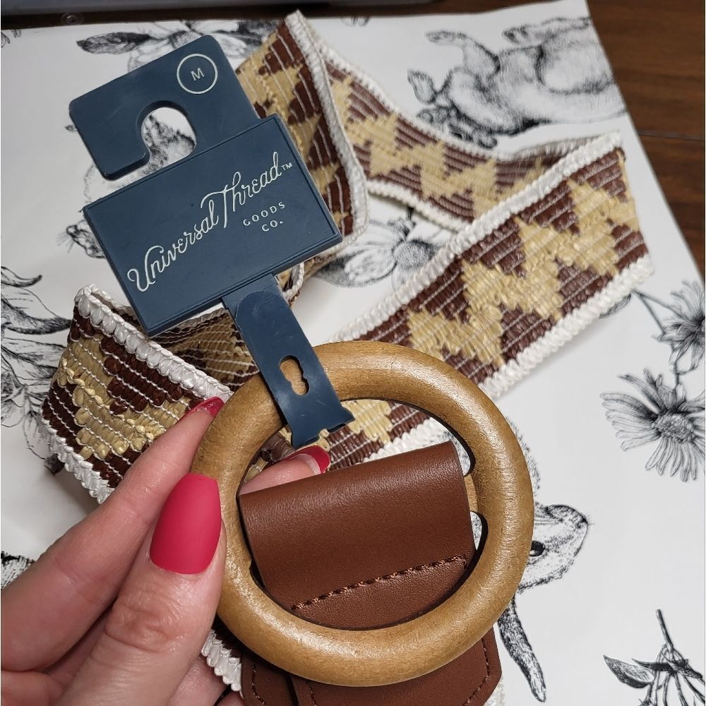 NWT universal threads  Belt size M